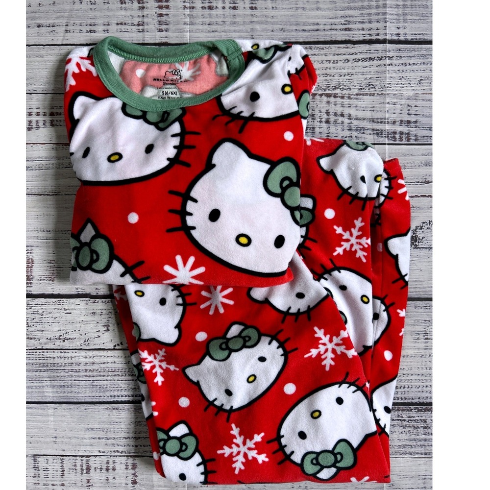 Hello Kitty Pajama Set Kids Holiday 6/6X Red Snowflake Fleece Long Sleeve Sanrio
